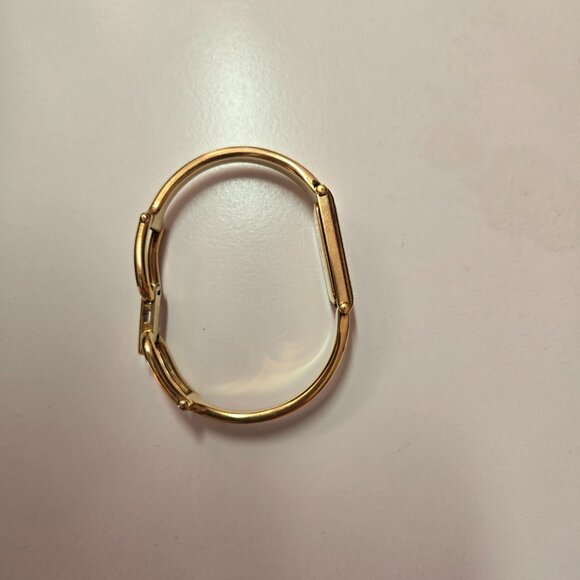 GUCCI Gold Bangle Watch - Picture 10 of 13